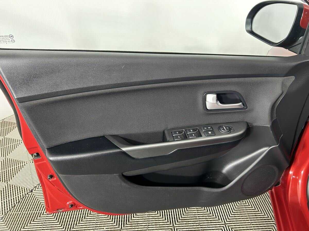 Купить Kia Rio с пробегом. Фото: #6