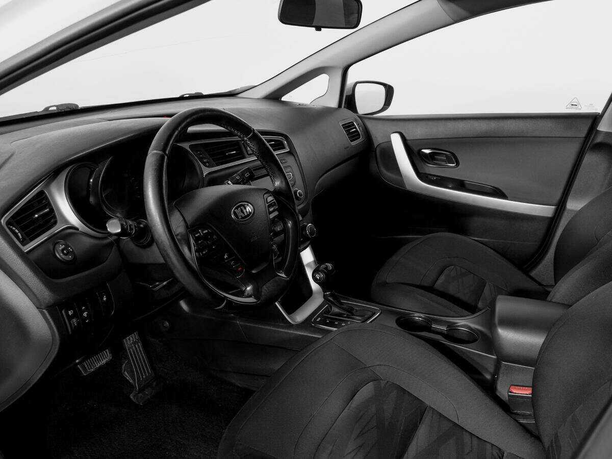 Купить Kia Ceed с пробегом. Фото: #14