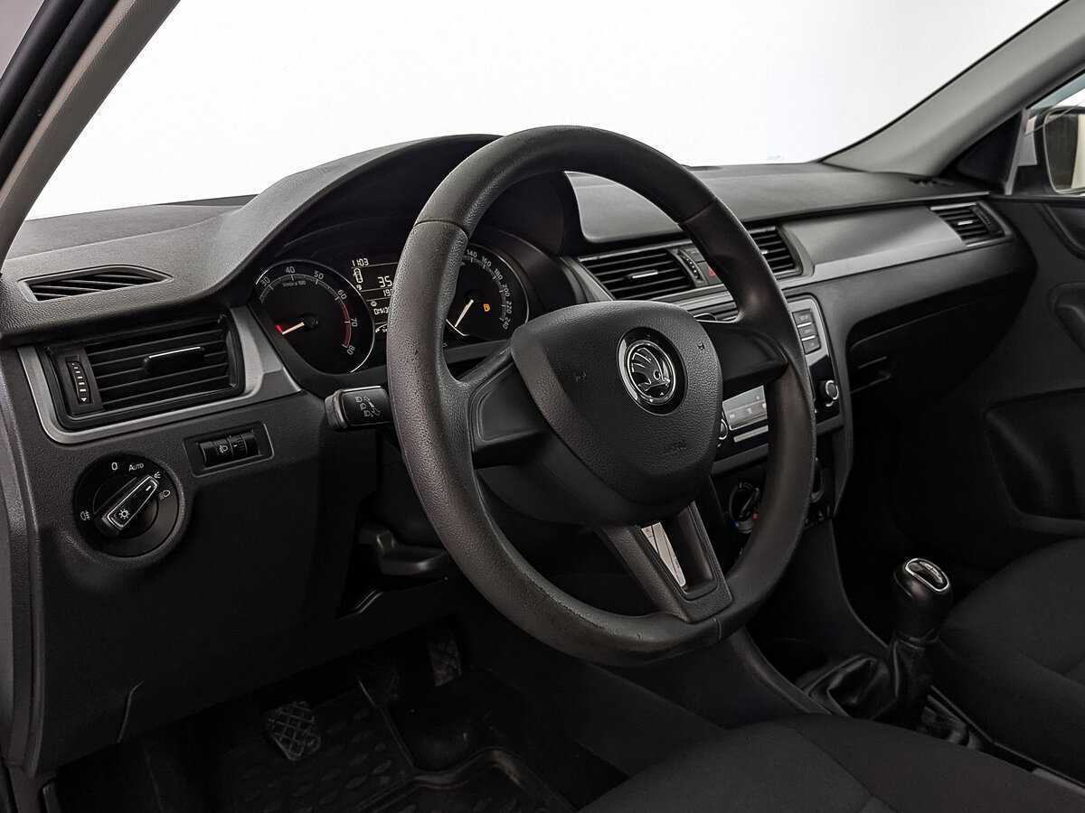 Купить Skoda Rapid с пробегом. Фото: #14