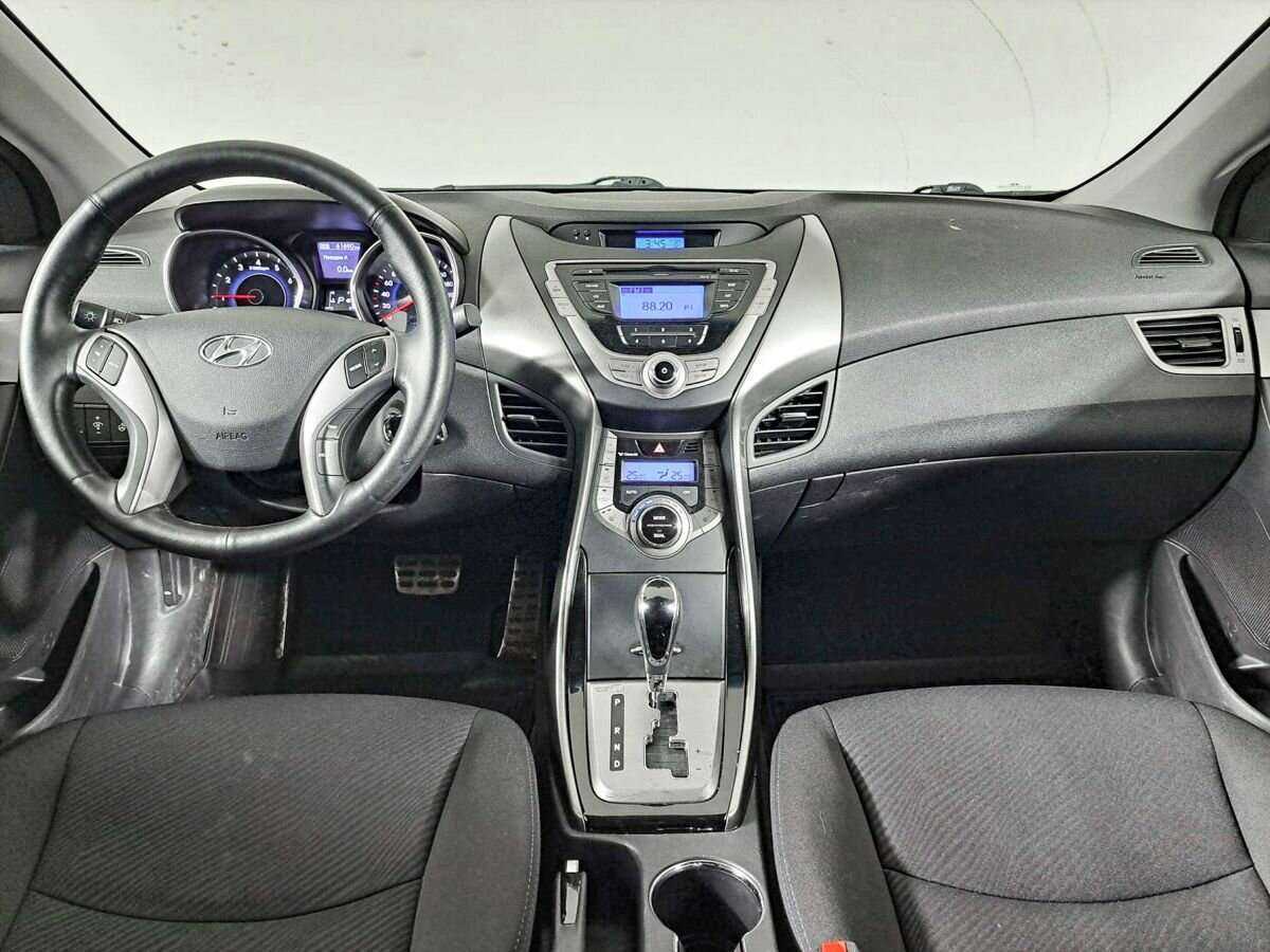 Купить Hyundai Elantra с пробегом. Фото: #11