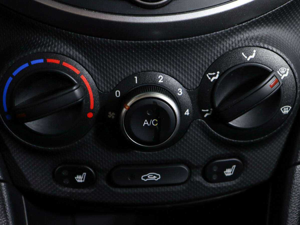 Купить Hyundai Solaris с пробегом. Фото: #14