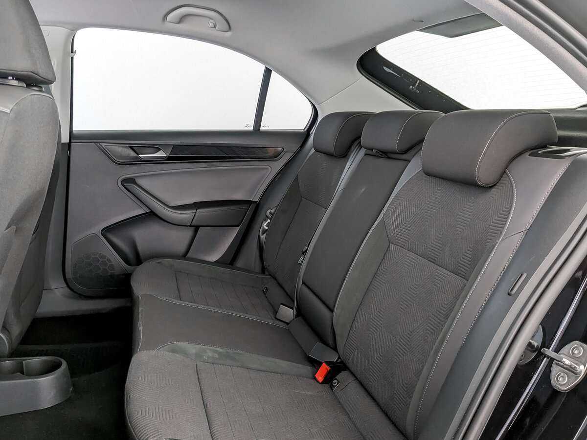 Купить Volkswagen Polo с пробегом. Фото: #9