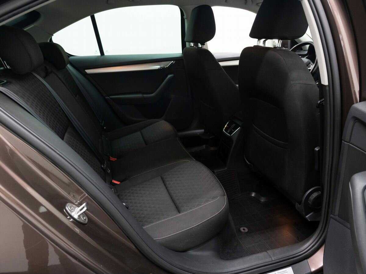 Купить Skoda Octavia с пробегом. Фото: #11