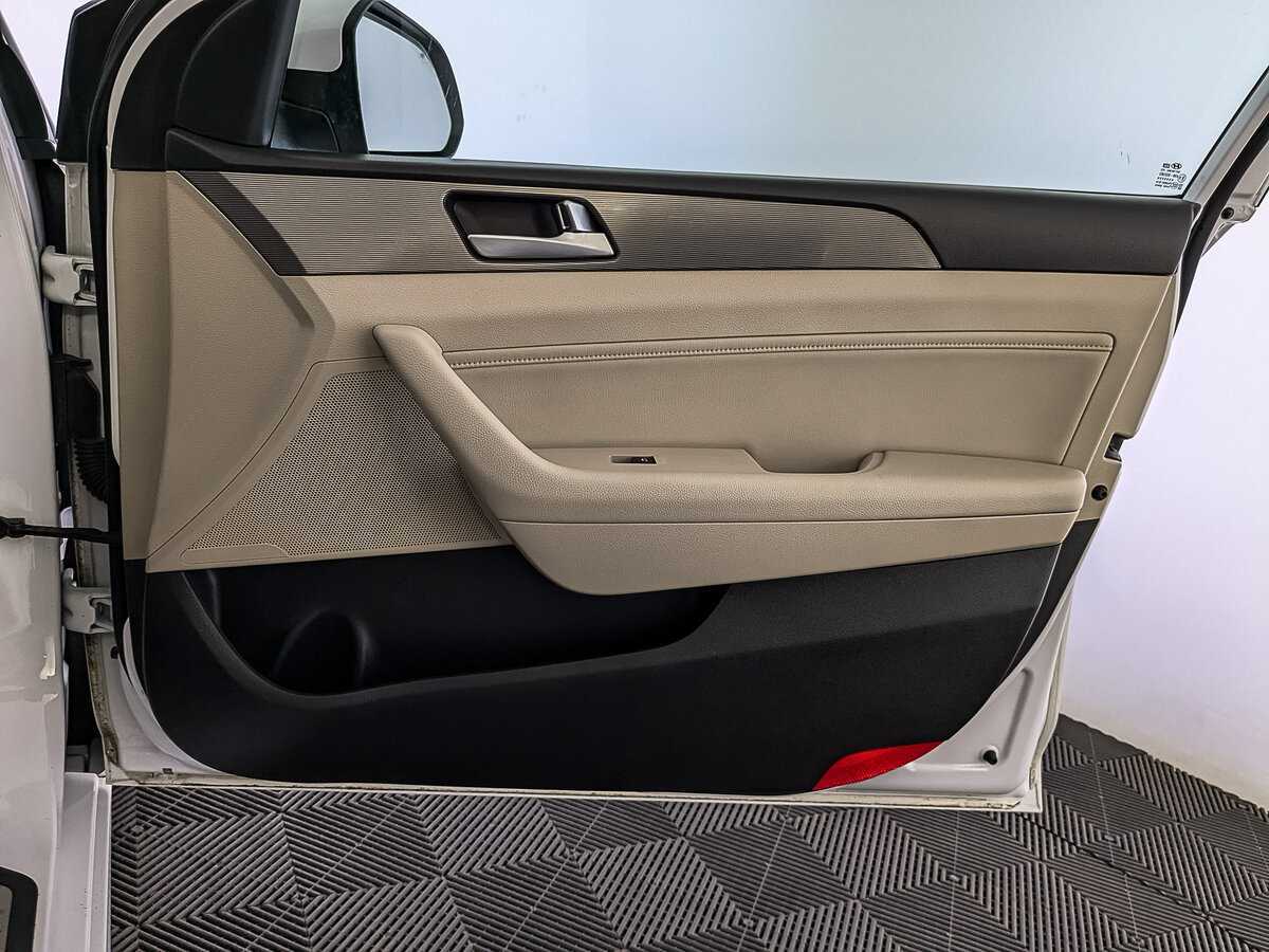 Купить Hyundai Sonata с пробегом. Фото: #24