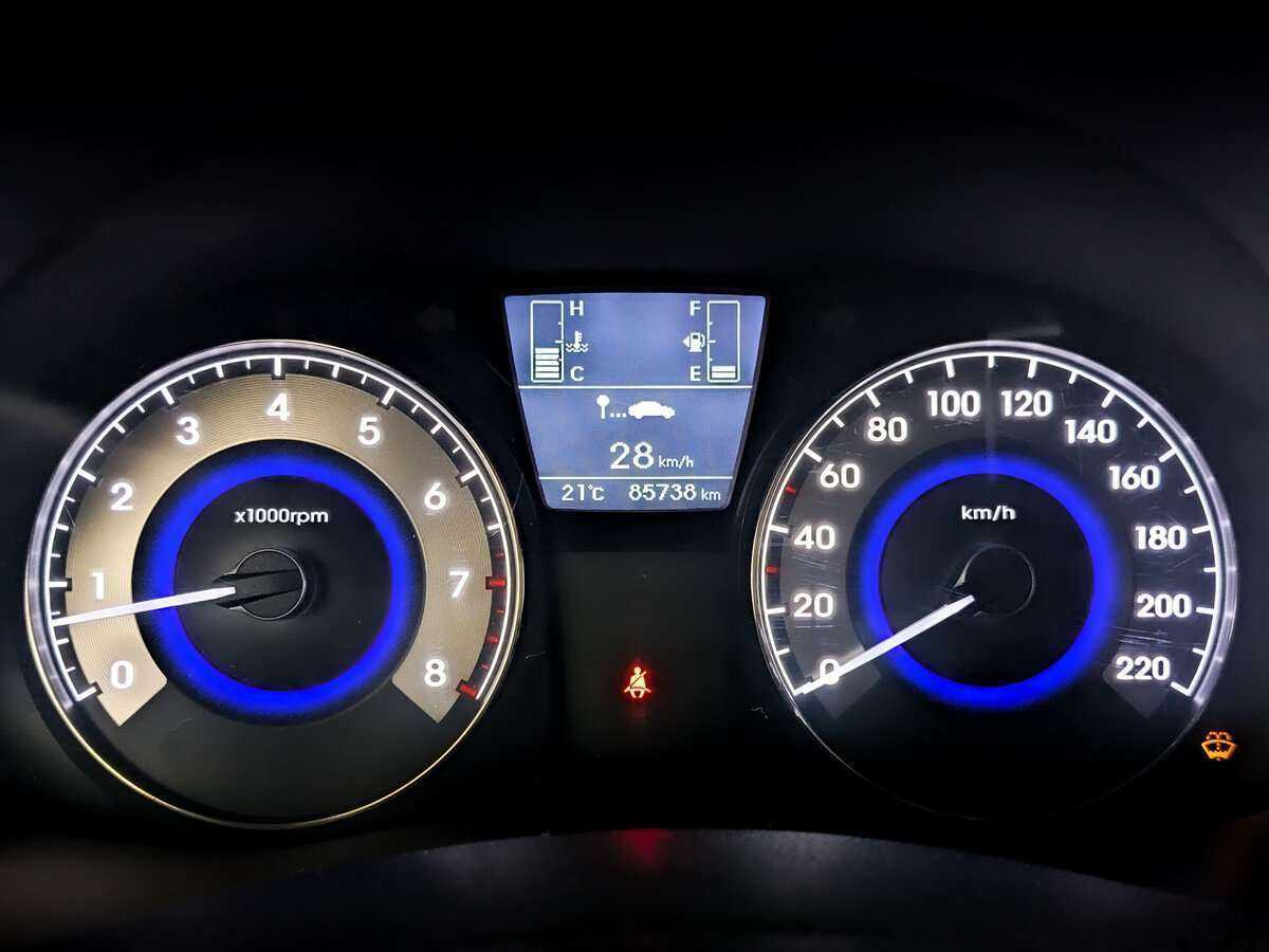 Купить Hyundai Solaris с пробегом. Фото: #10