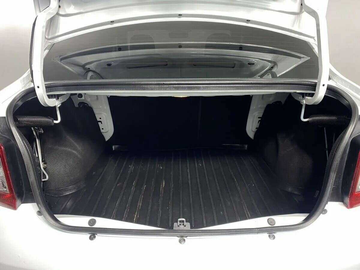 Купить Renault Logan с пробегом. Фото: #9
