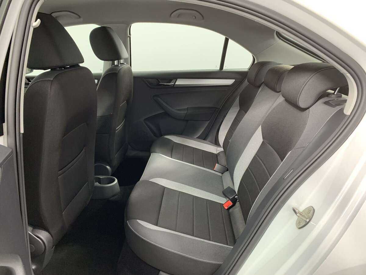 Купить Skoda Rapid с пробегом. Фото: #10