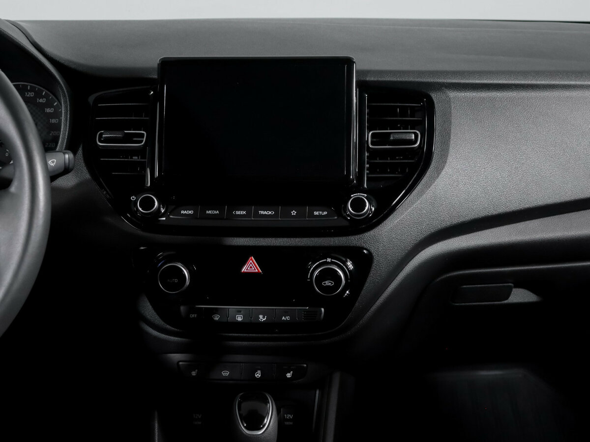 Купить Hyundai Solaris с пробегом. Фото: #10