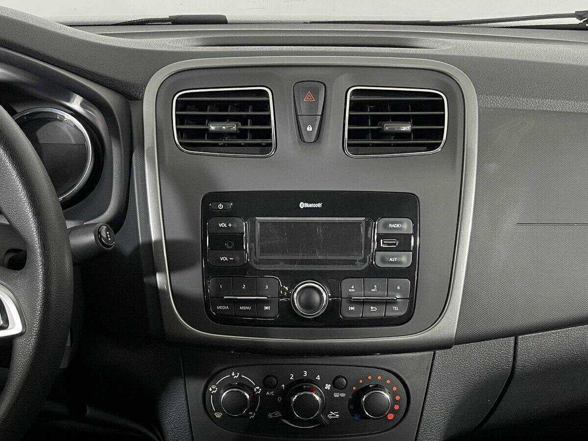 Купить Renault Logan с пробегом. Фото: #11