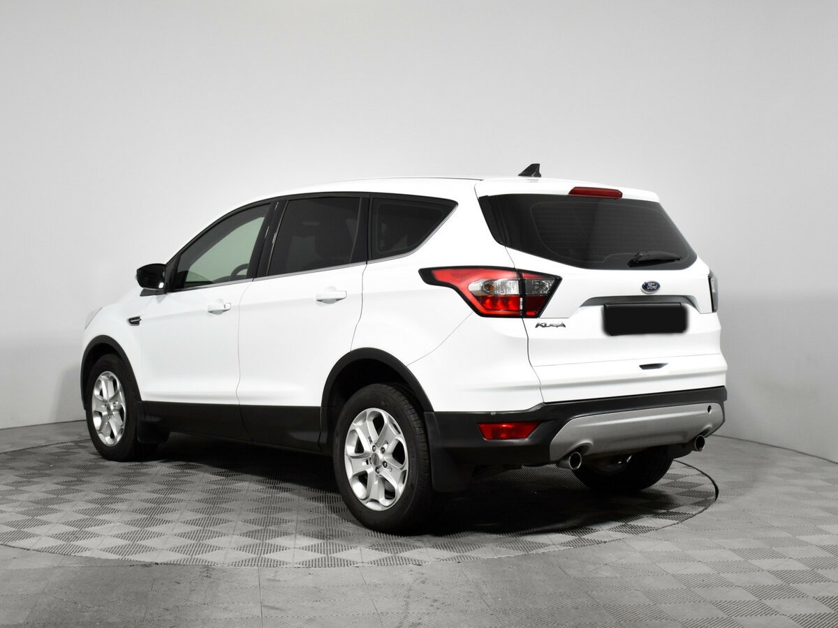 Купить Ford Kuga с пробегом. Фото: #4