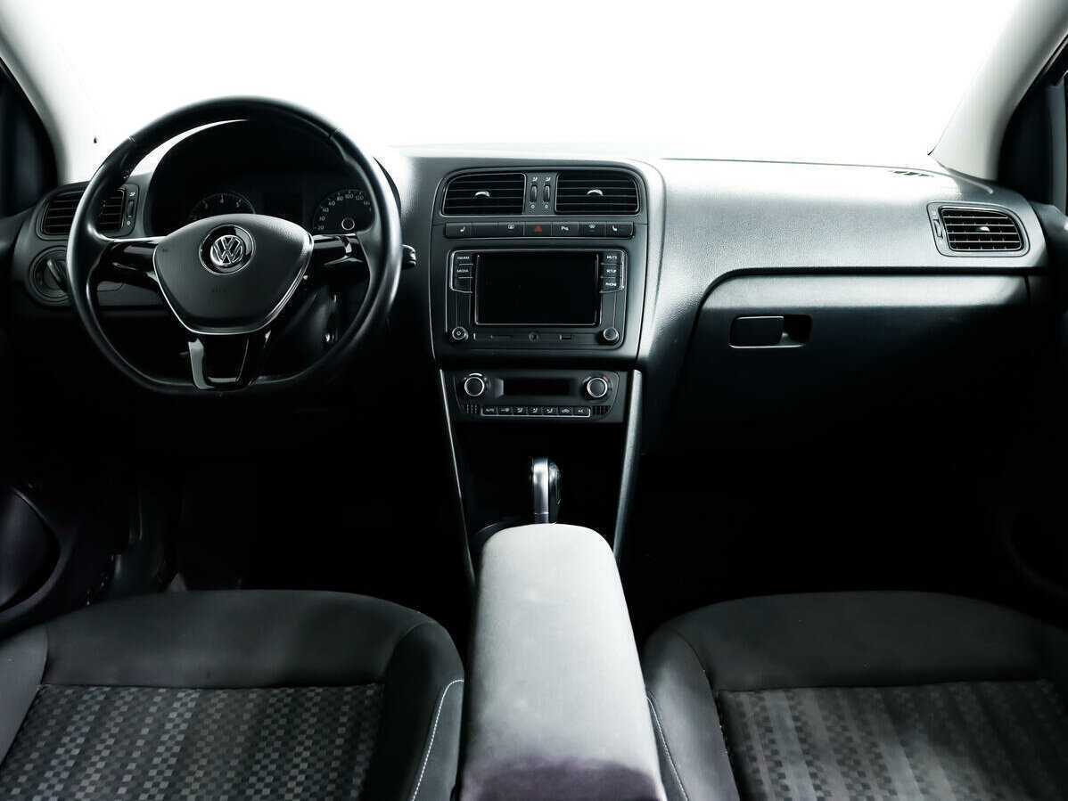 Купить Volkswagen Polo с пробегом. Фото: #10