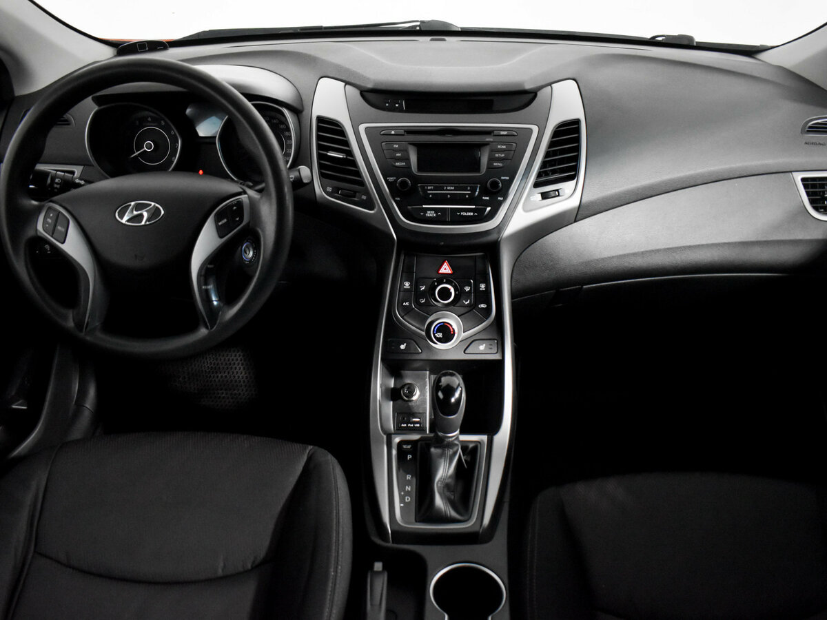 Купить Hyundai Elantra с пробегом. Фото: #12