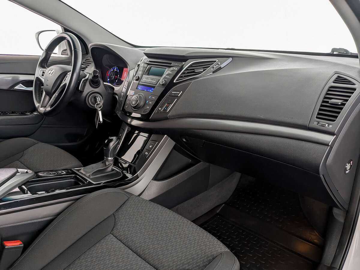 Купить Hyundai i40 с пробегом. Фото: #8