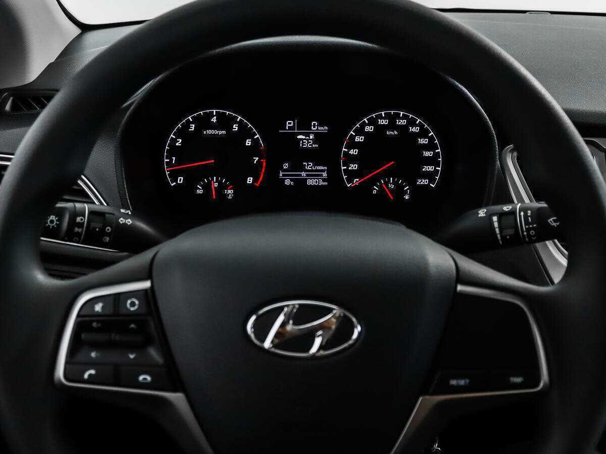 Купить Hyundai Solaris с пробегом. Фото: #14