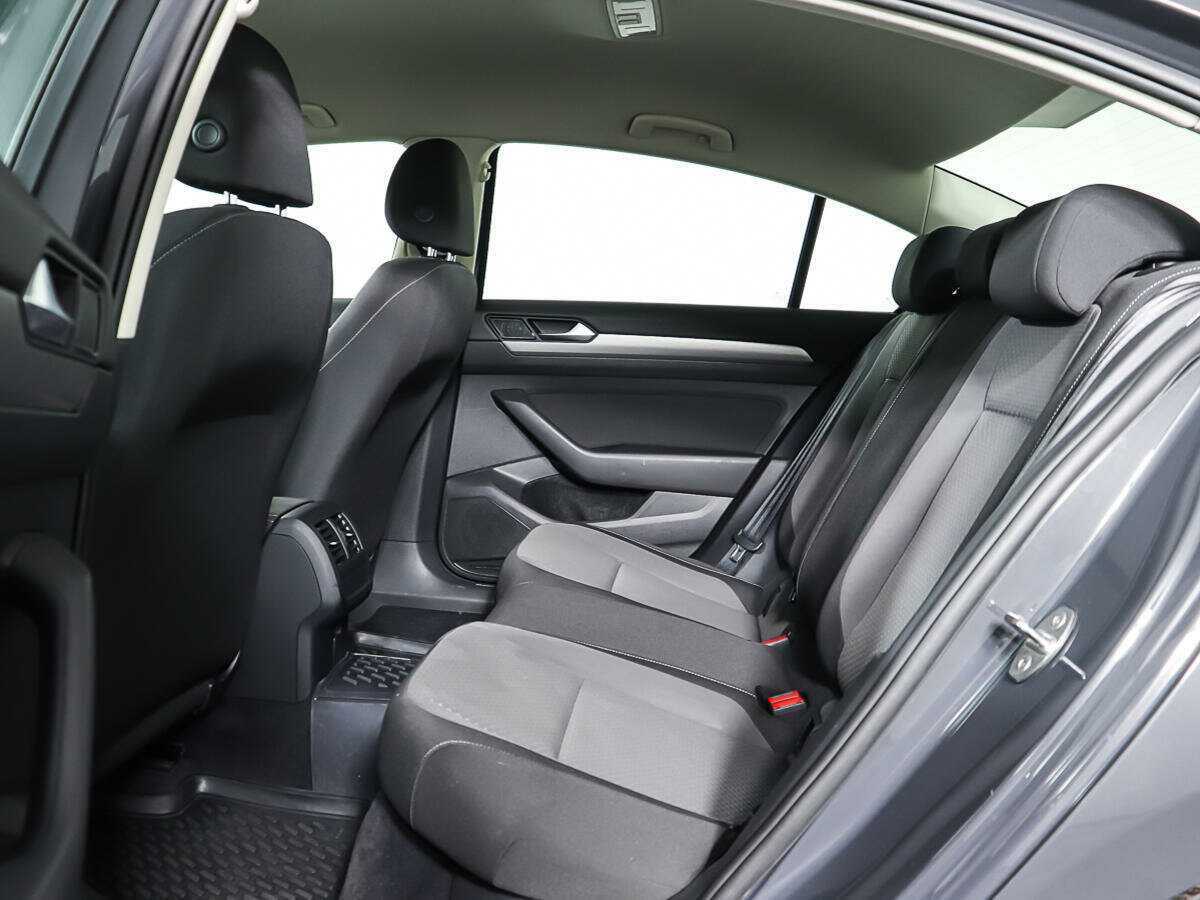 Купить Volkswagen Passat с пробегом. Фото: #10