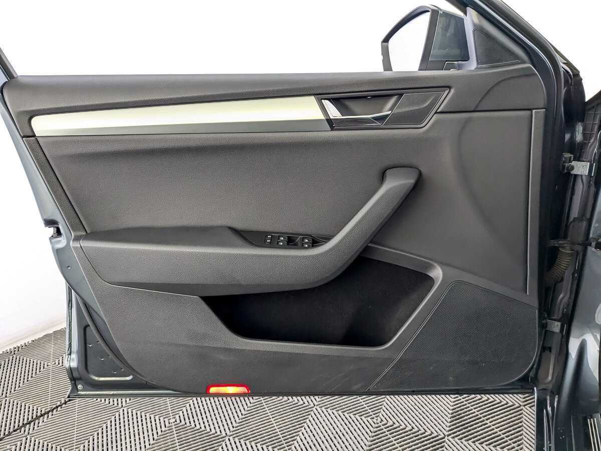 Купить Skoda Superb с пробегом. Фото: #18