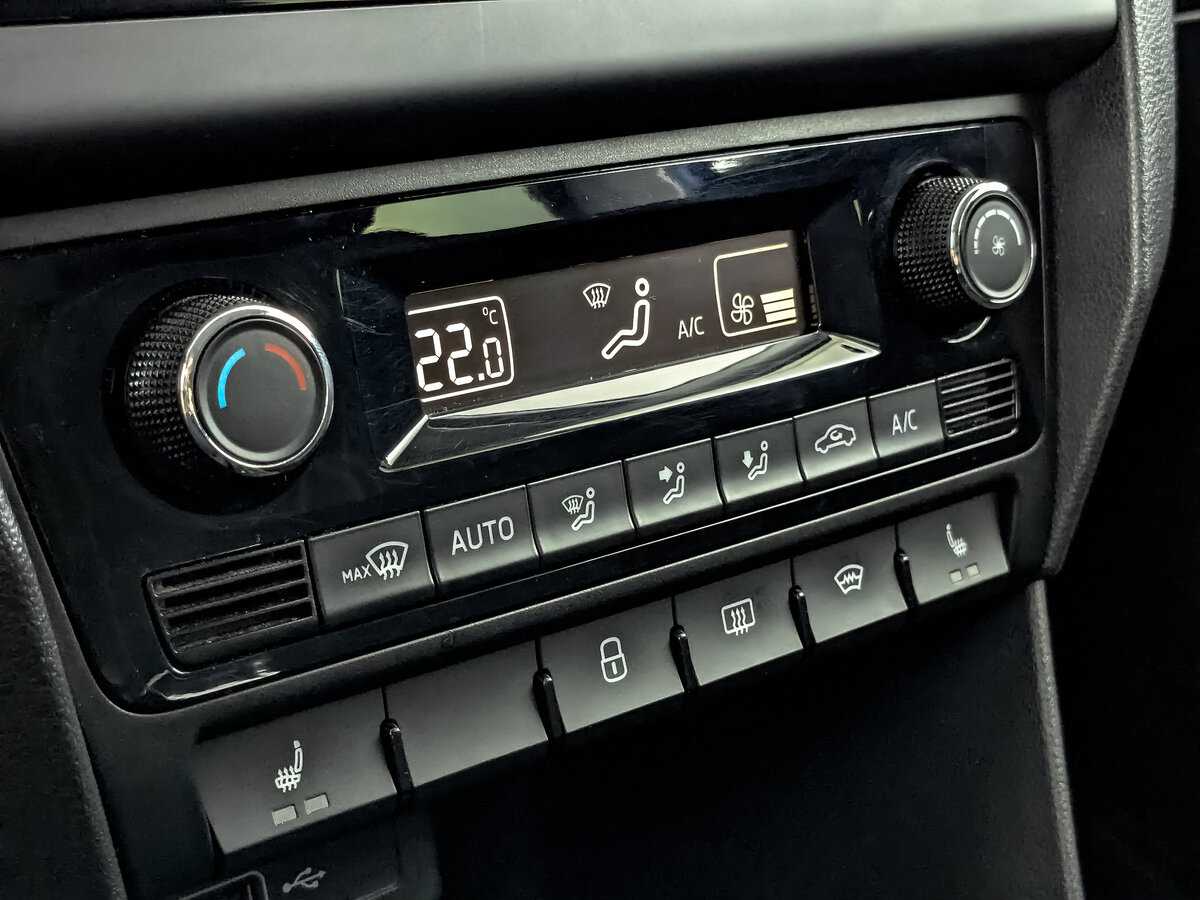 Купить Skoda Rapid с пробегом. Фото: #16