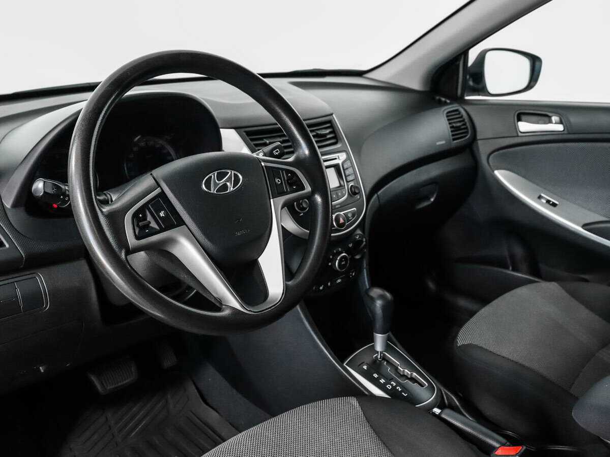 Купить Hyundai Solaris с пробегом. Фото: #8