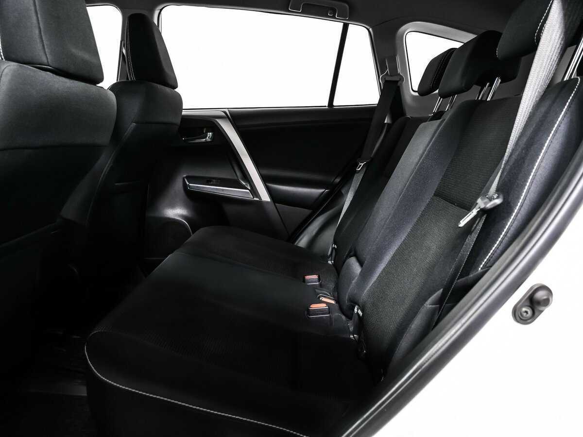 Купить Toyota RAV4 с пробегом. Фото: #12