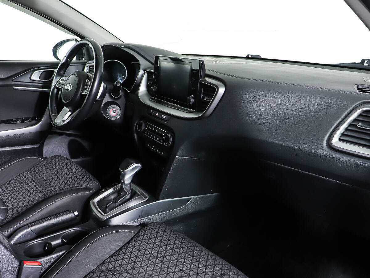 Купить Kia Ceed с пробегом. Фото: #8