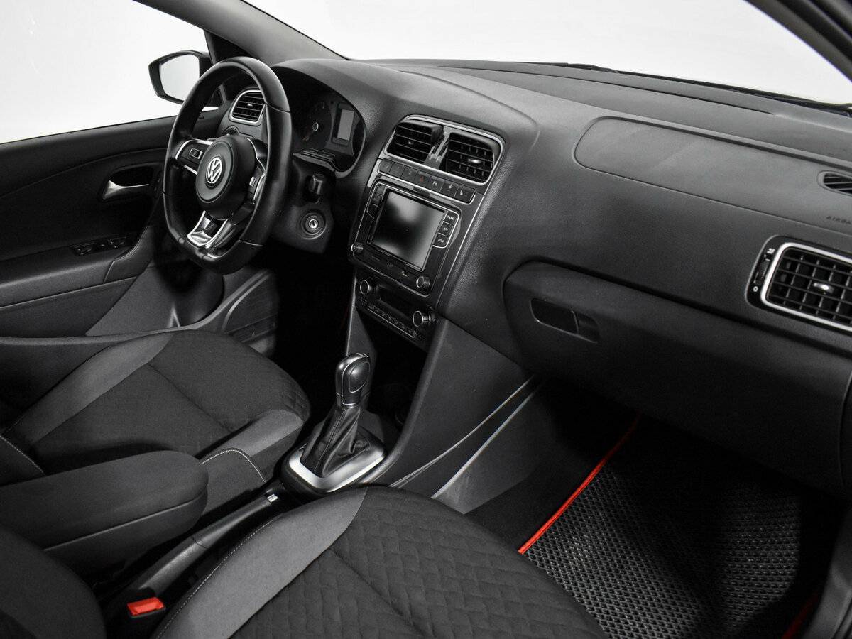 Купить Volkswagen Polo с пробегом. Фото: #11