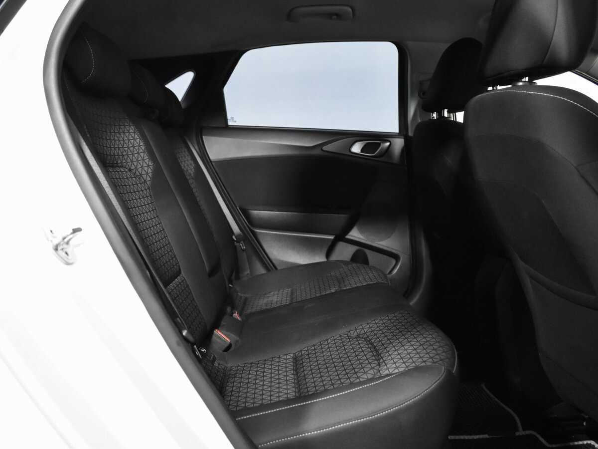 Купить Kia Ceed с пробегом. Фото: #9