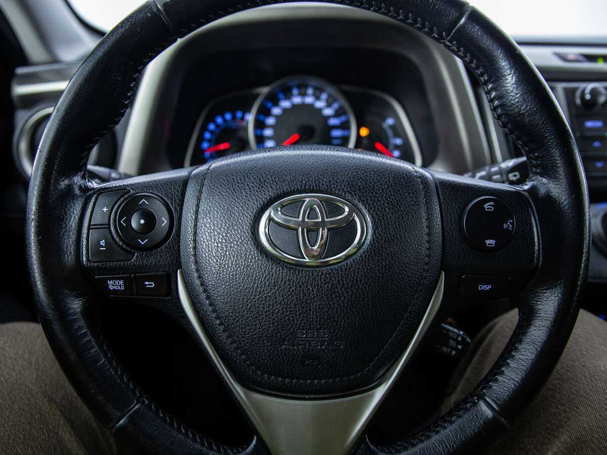 Купить Toyota RAV4 с пробегом. Фото: #13