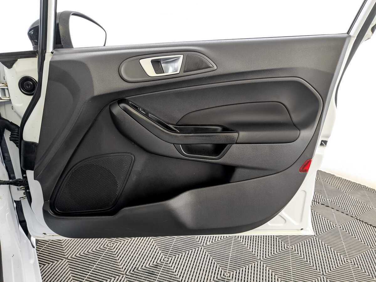 Купить Ford Fiesta с пробегом. Фото: #22