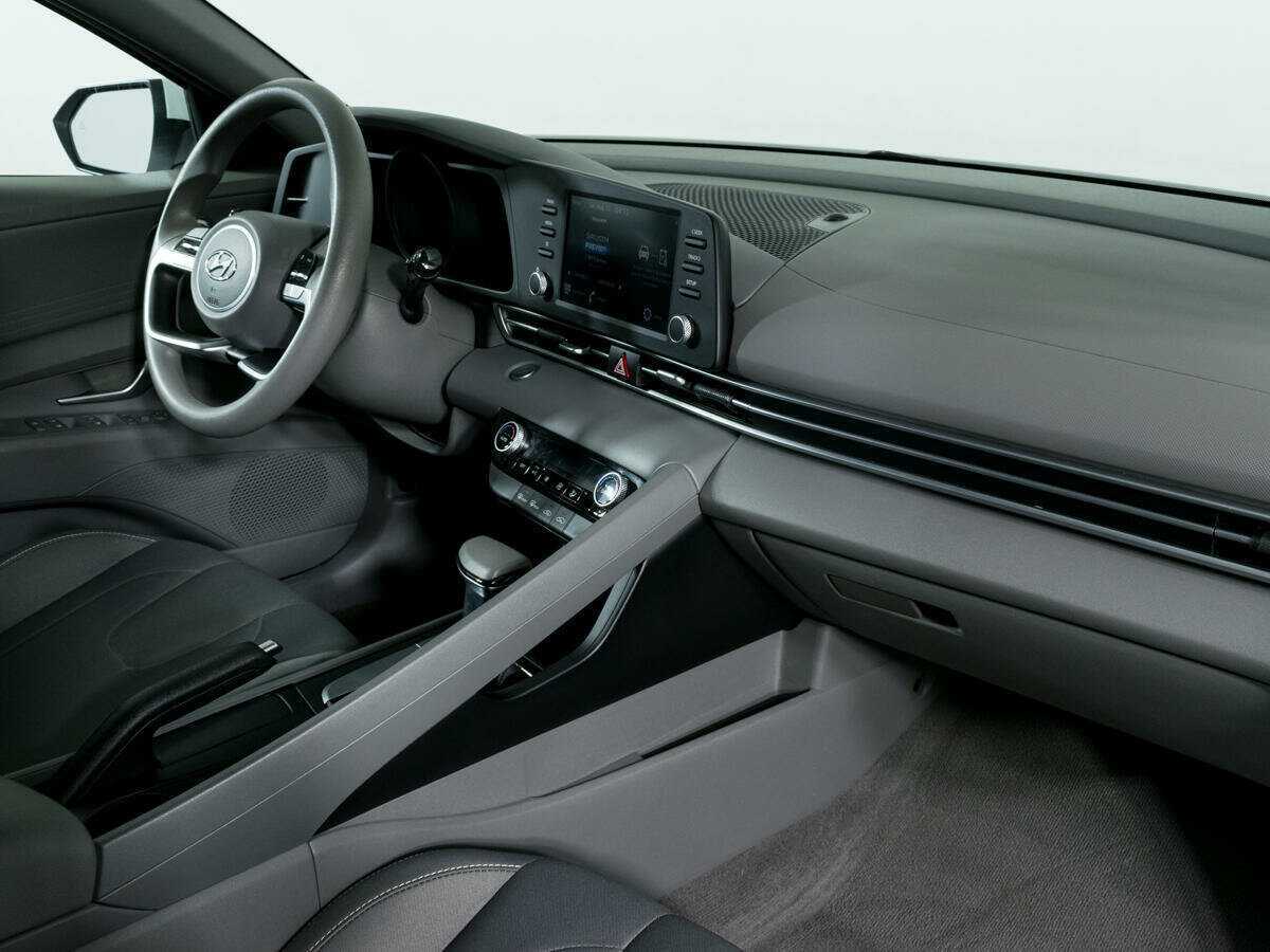 Купить Hyundai Elantra с пробегом. Фото: #6