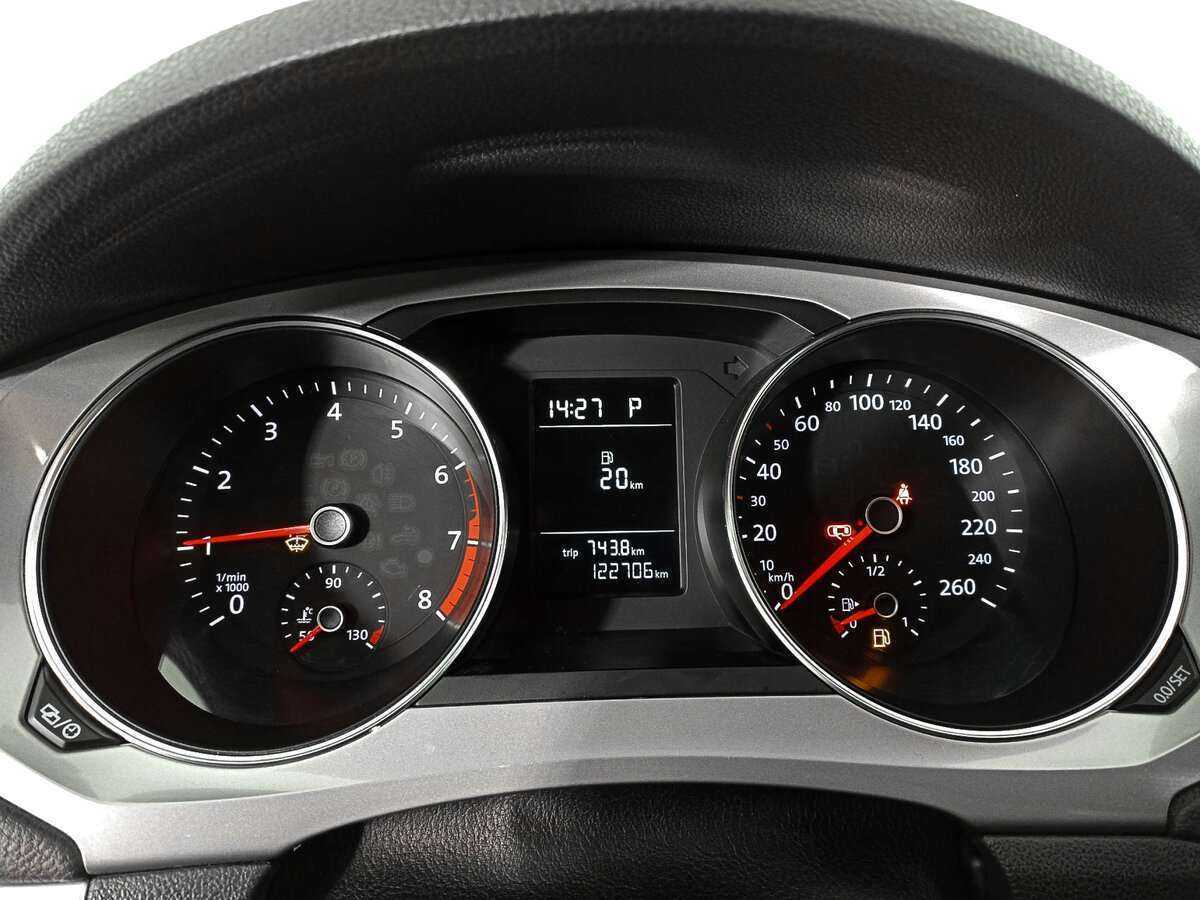 Купить Volkswagen Jetta с пробегом. Фото: #11