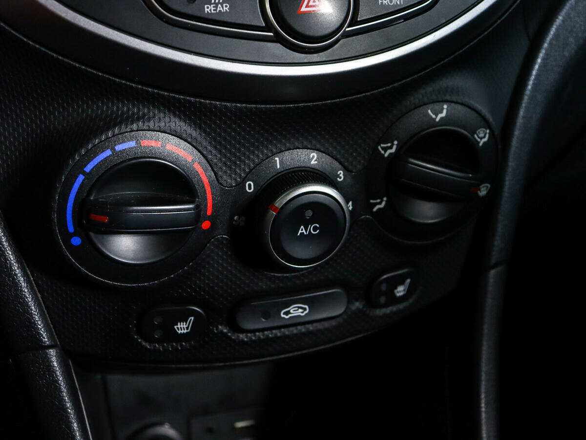 Купить Hyundai Solaris с пробегом. Фото: #17