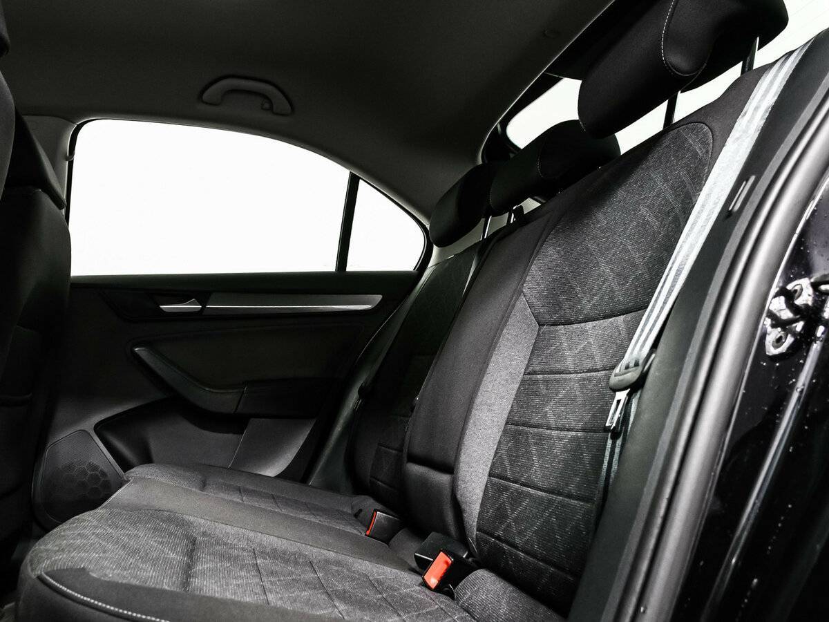 Купить Volkswagen Polo с пробегом. Фото: #11