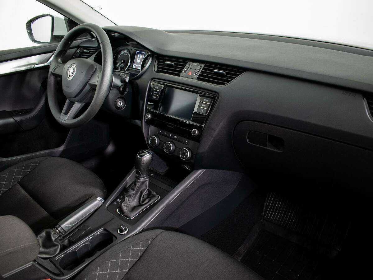Купить Skoda Octavia с пробегом. Фото: #5