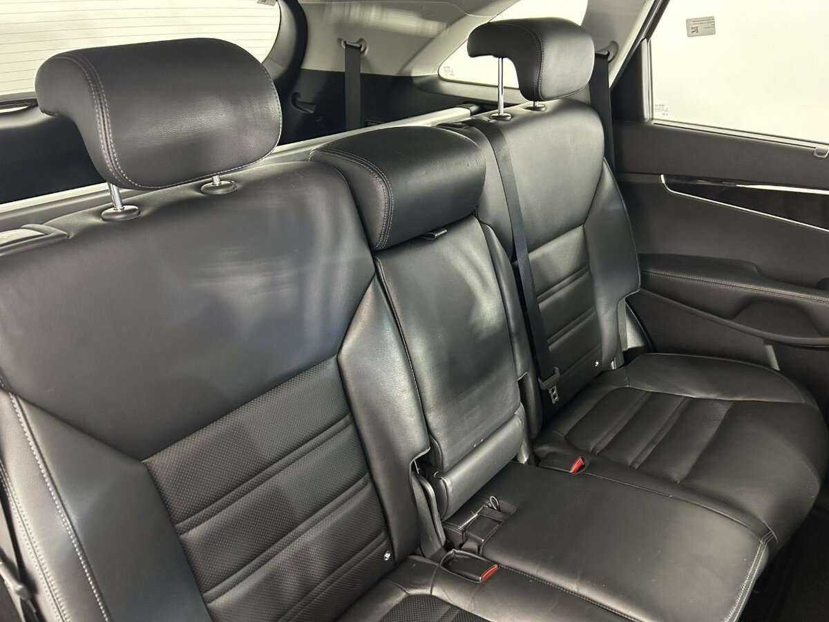 Купить Kia Sorento с пробегом. Фото: #12
