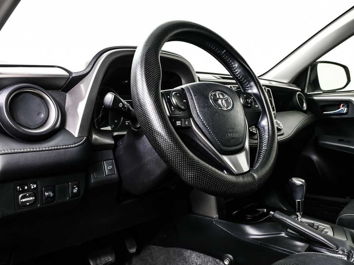 Купить Toyota RAV4 с пробегом. Фото: #11