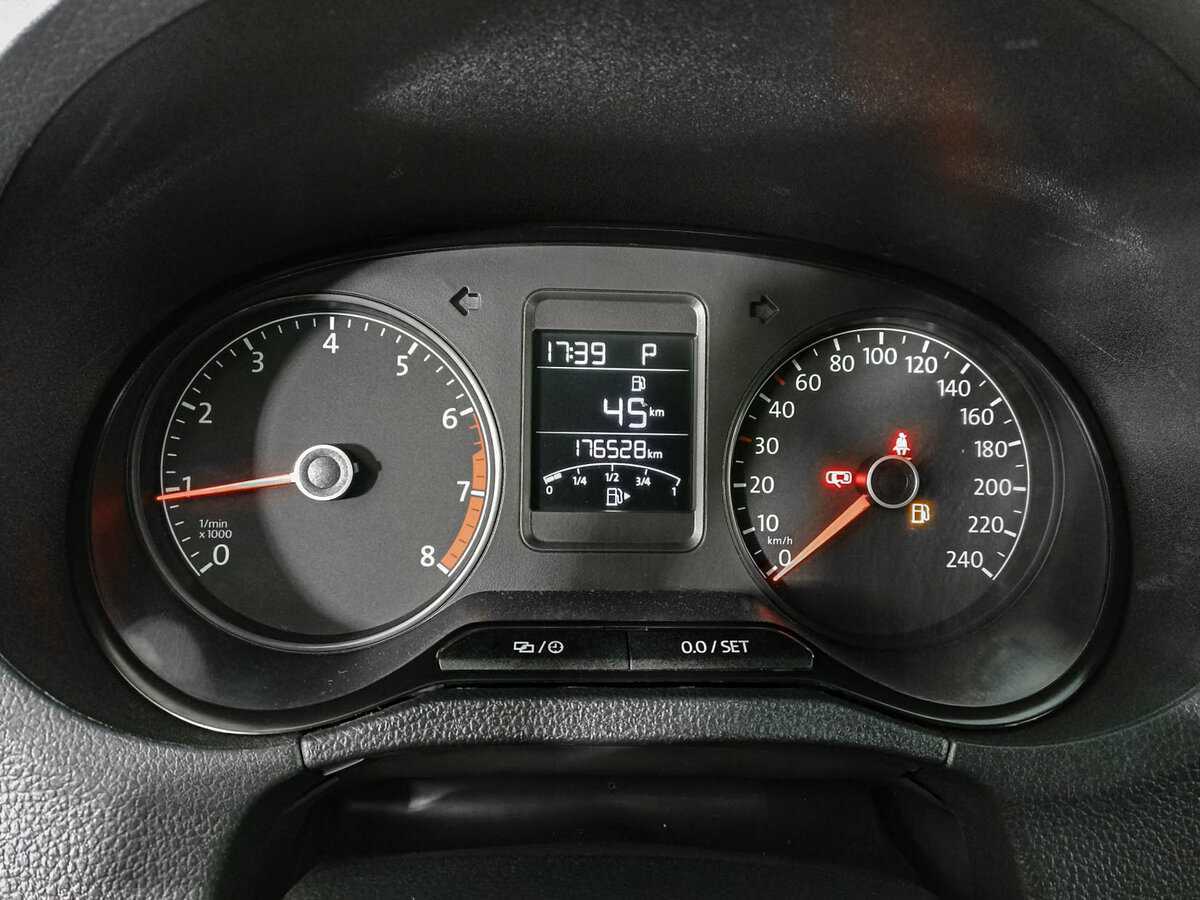 Купить Volkswagen Polo с пробегом. Фото: #12