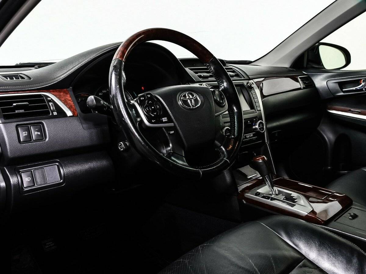 Купить Toyota Camry с пробегом. Фото: #11