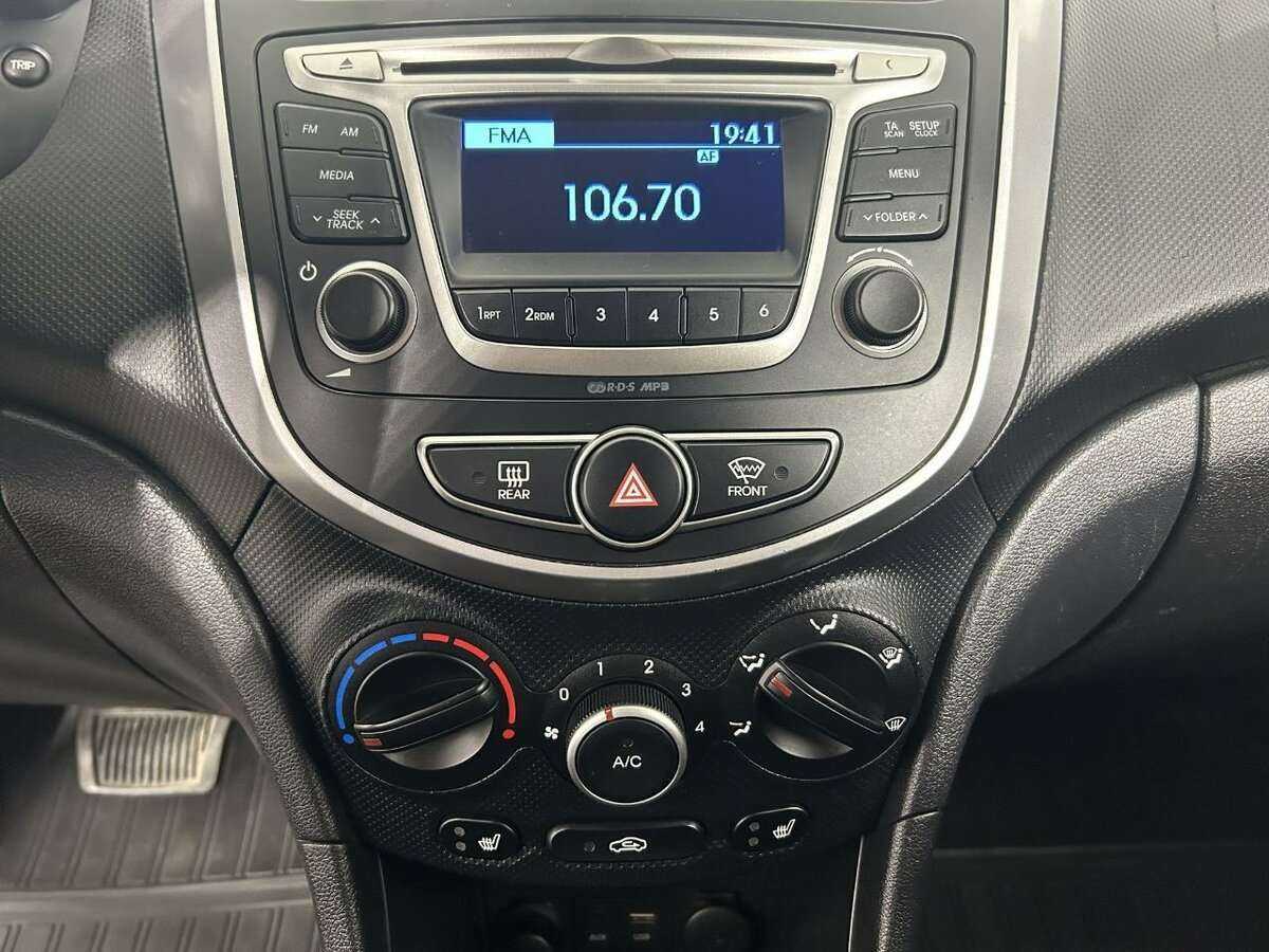 Купить Hyundai Solaris с пробегом. Фото: #11