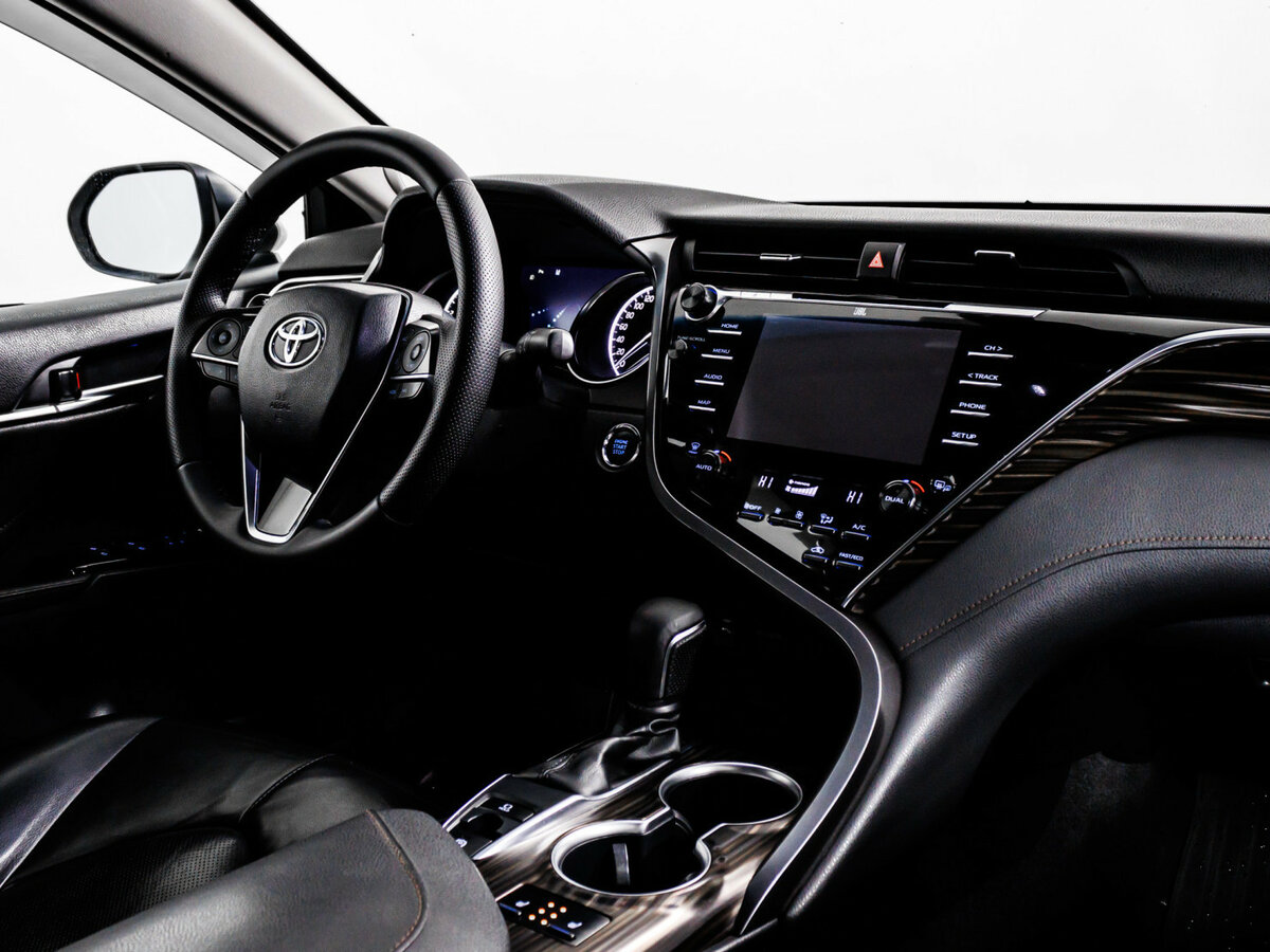 Купить Toyota Camry с пробегом. Фото: #8