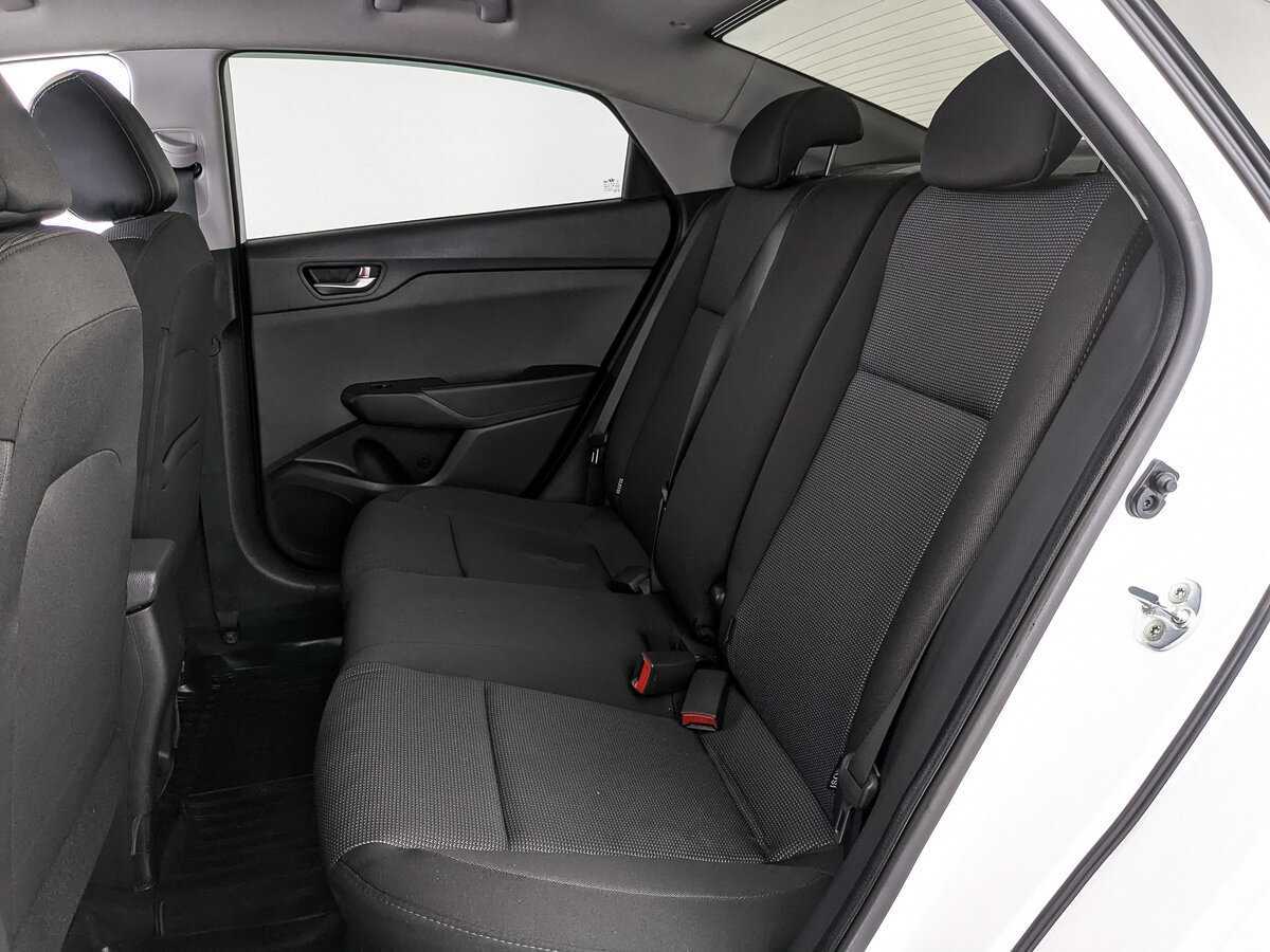 Купить Hyundai Solaris с пробегом. Фото: #13