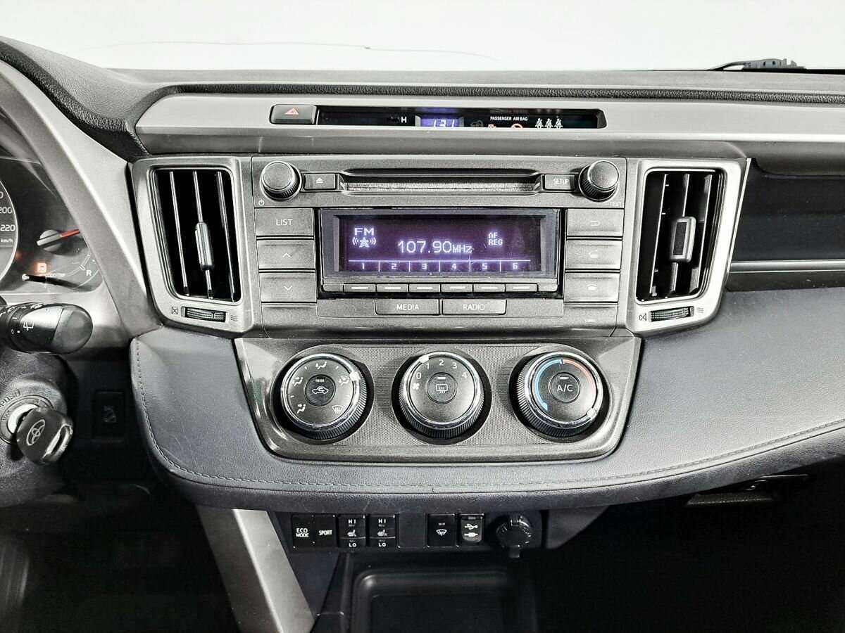 Купить Toyota RAV4 с пробегом. Фото: #12