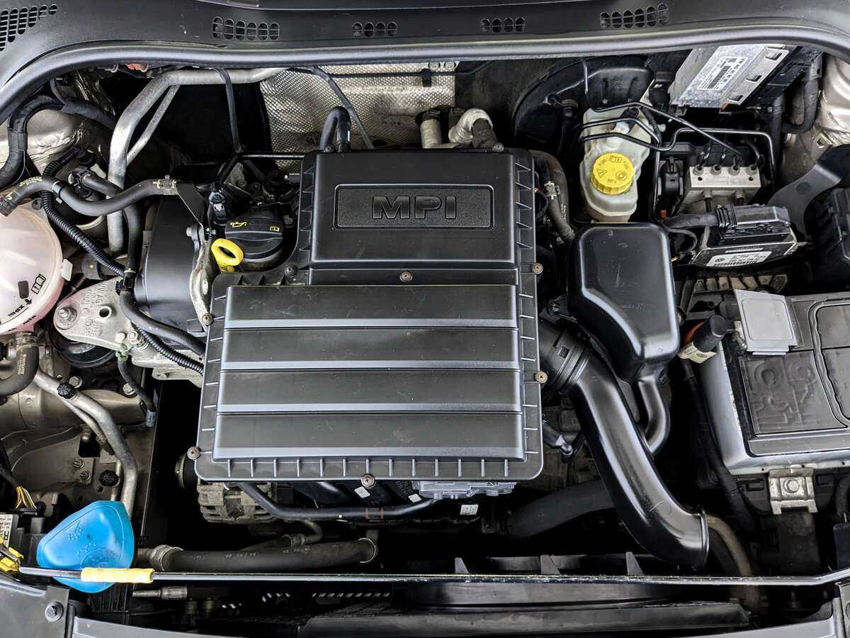 Купить Volkswagen Polo с пробегом. Фото: #8