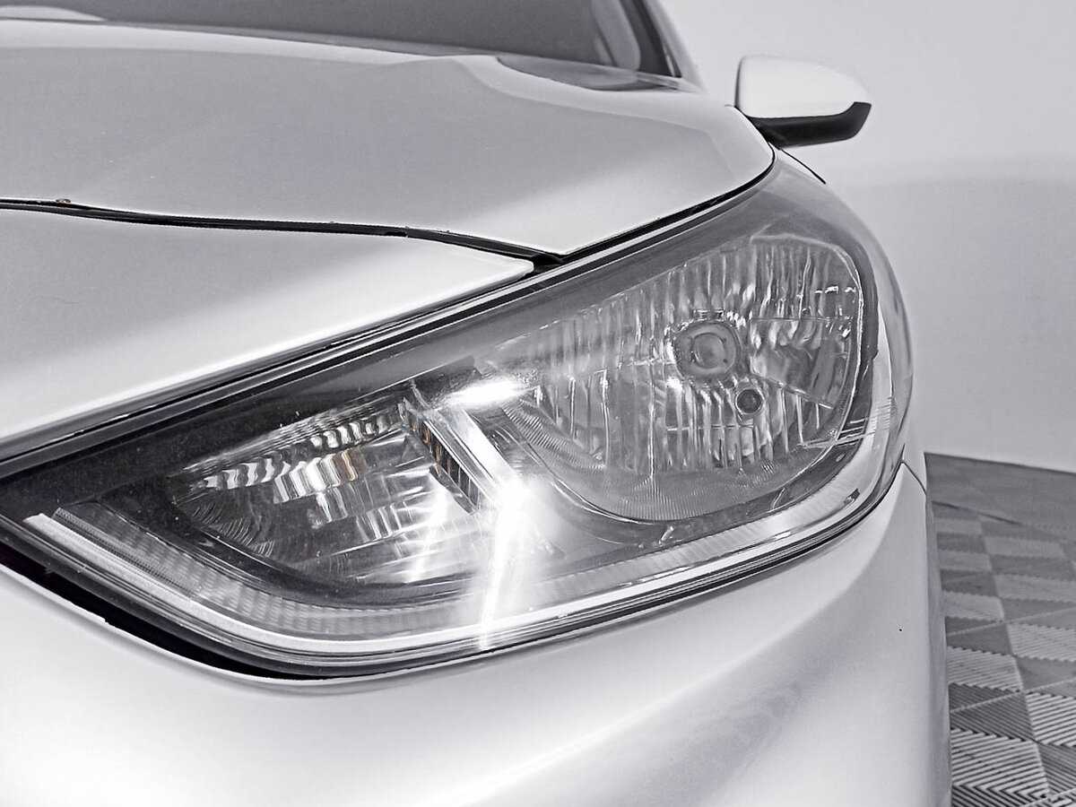 Купить Hyundai Solaris с пробегом. Фото: #14