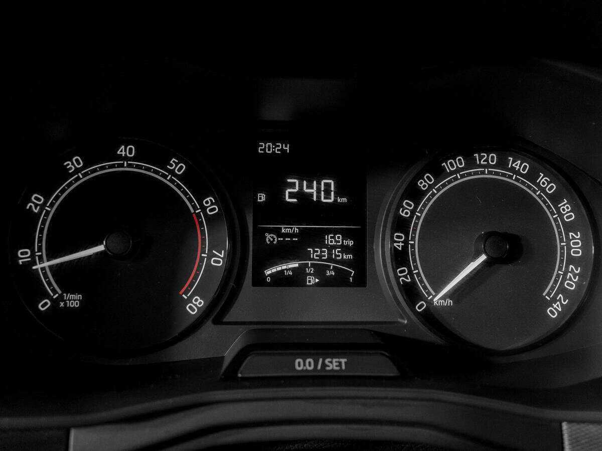 Купить Skoda Rapid с пробегом. Фото: #10