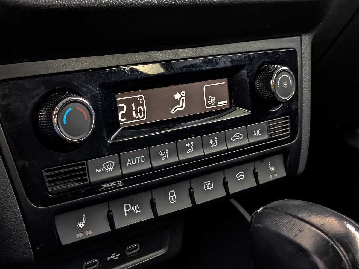 Купить Volkswagen Polo с пробегом. Фото: #17