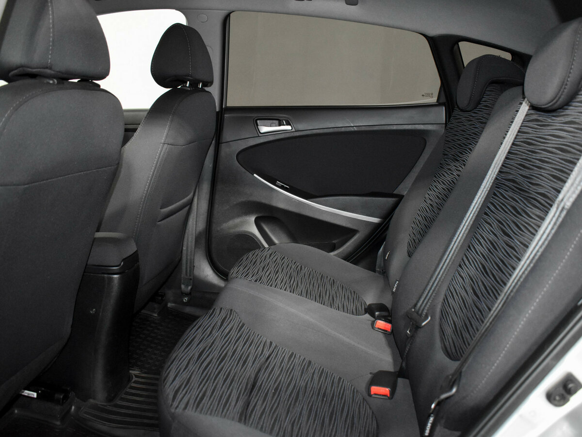 Купить Hyundai Solaris с пробегом. Фото: #11