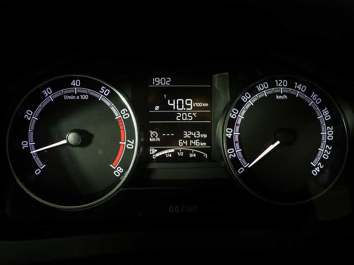 Купить Skoda Rapid с пробегом. Фото: #8