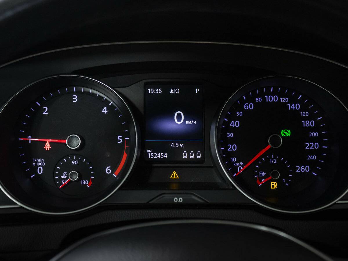 Купить Volkswagen Passat с пробегом. Фото: #8