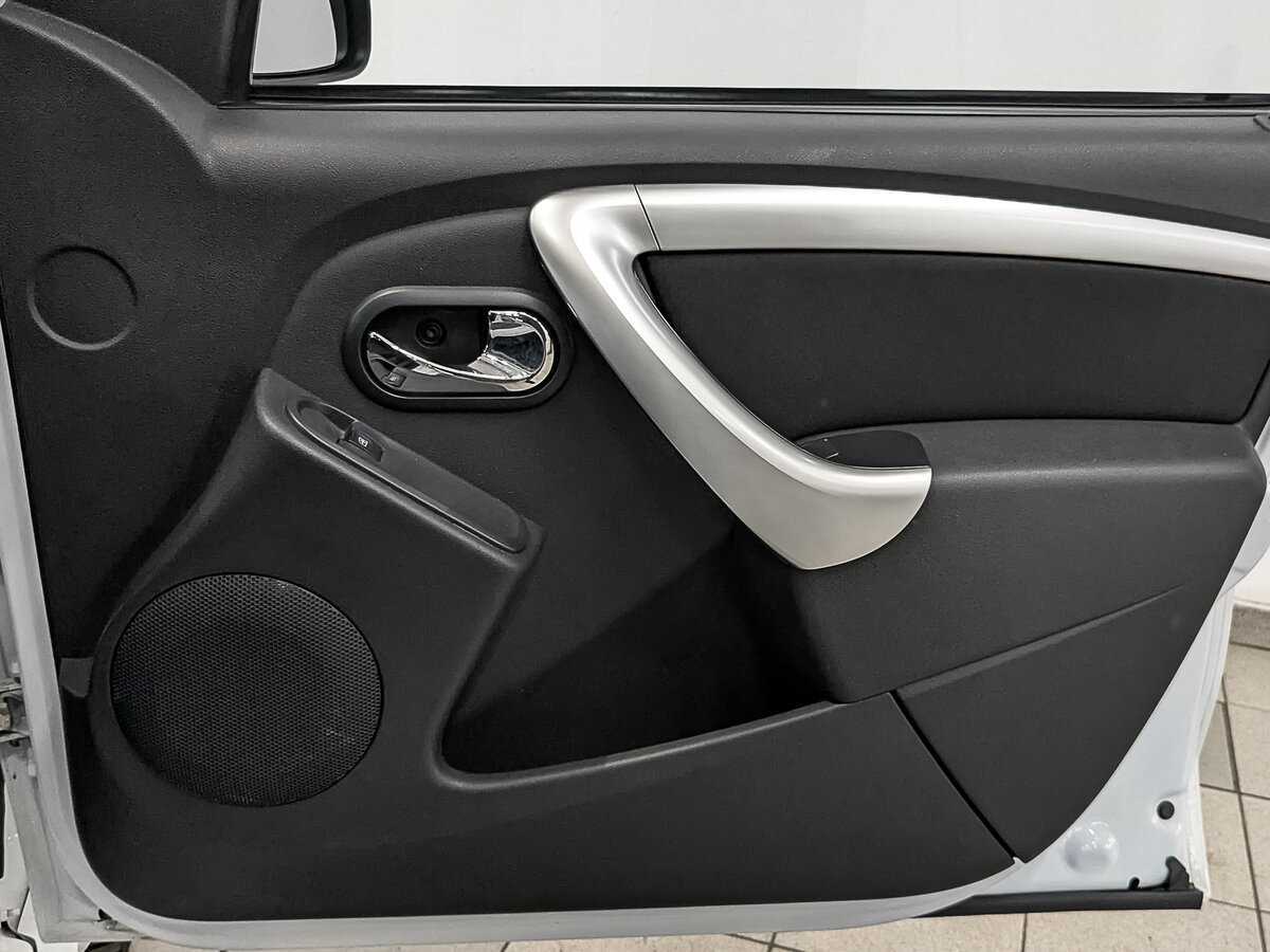 Купить Nissan Terrano с пробегом. Фото: #23