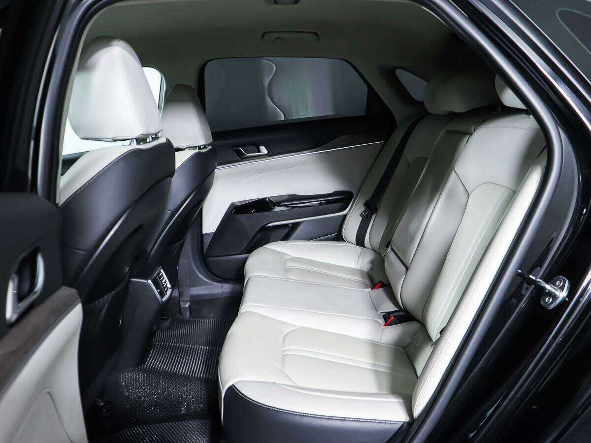 Купить Kia K5 с пробегом. Фото: #9